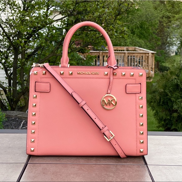 Michael Kors Handbags - NWT Michael Kors Rayne Medium Satchel